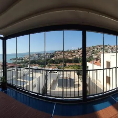 Sunny Seaside Apartamento
